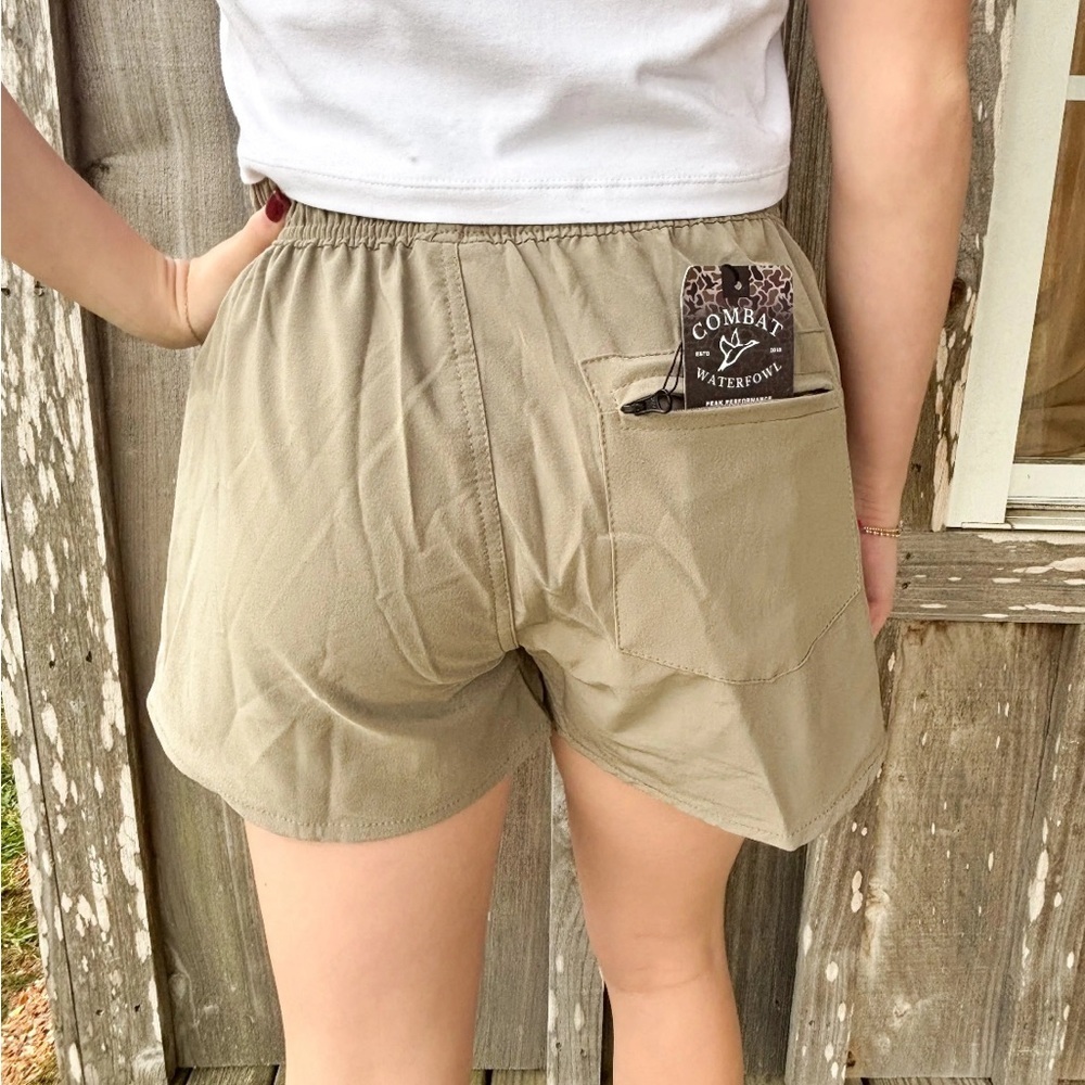 Combat Waterfowl Womens 2.5" Kunar Athletic Short - Picture 6 of 7